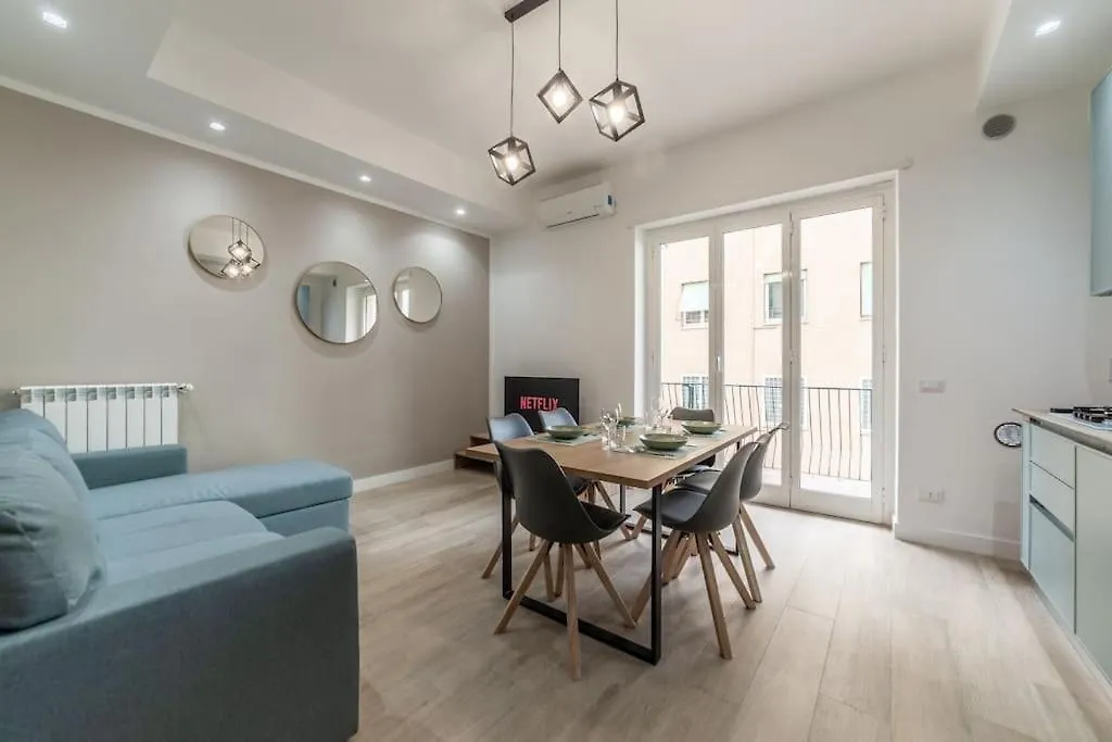 Apartment Domus 124, Elegant City Comfort With Parking Rome
