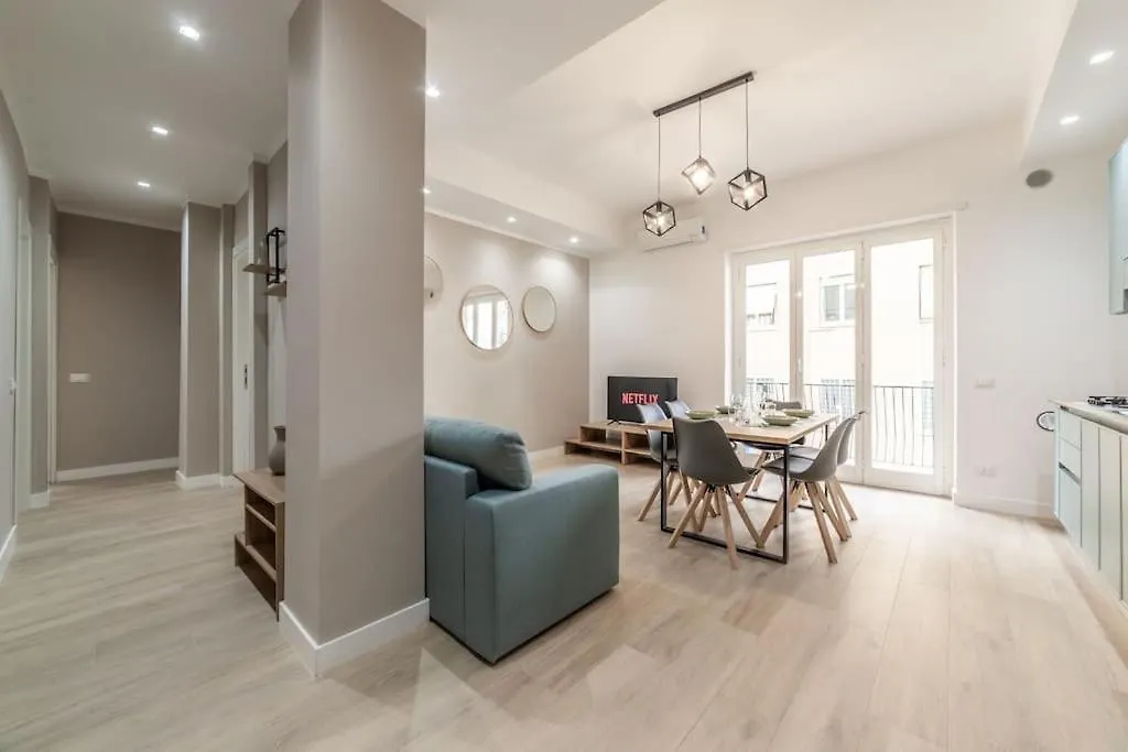 Apartment Domus 124, Elegant City Comfort With Parking Rome Italy