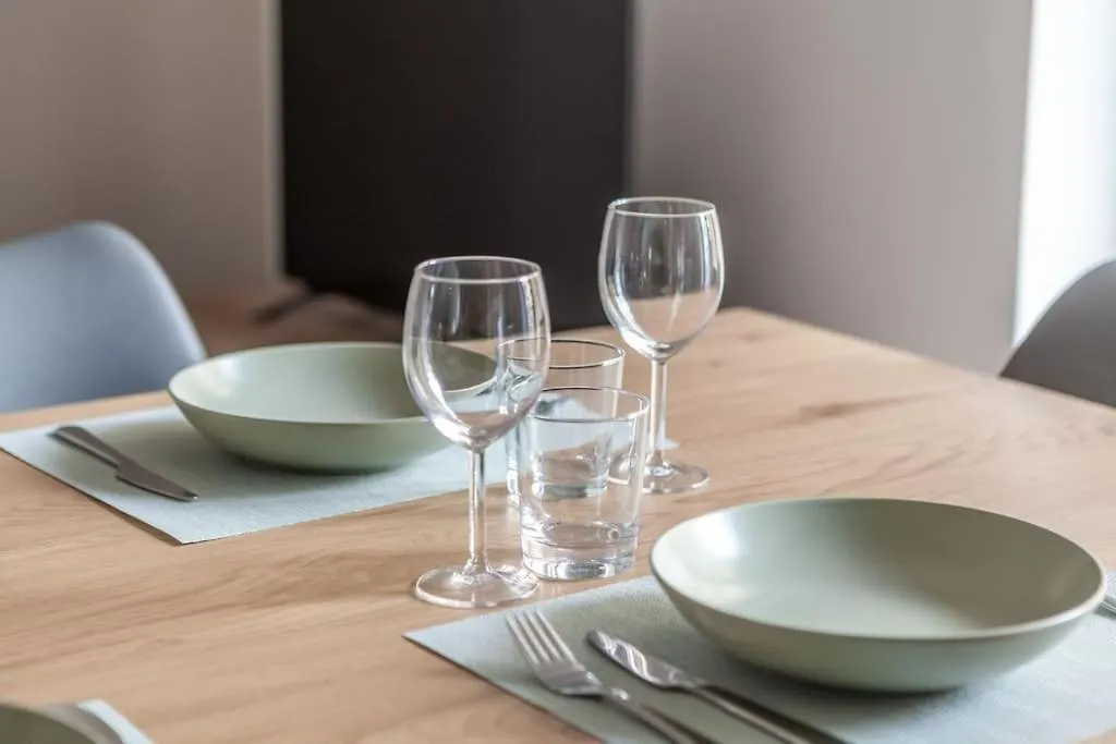 Domus 124, Elegant City Comfort With Parking Rome Apartment