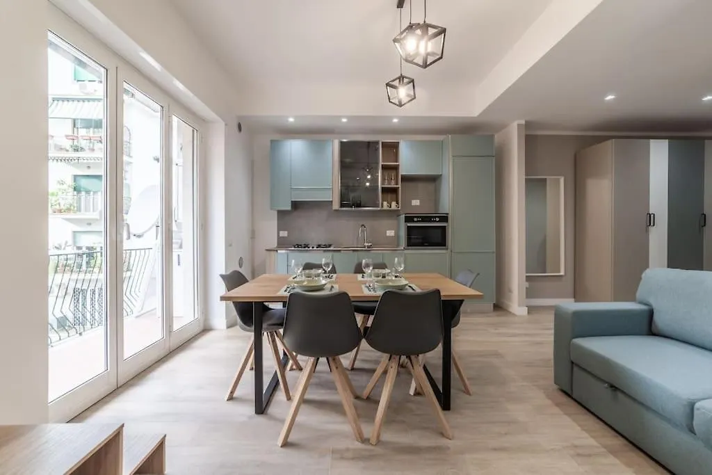 Domus 124, Elegant City Comfort With Parking Rome