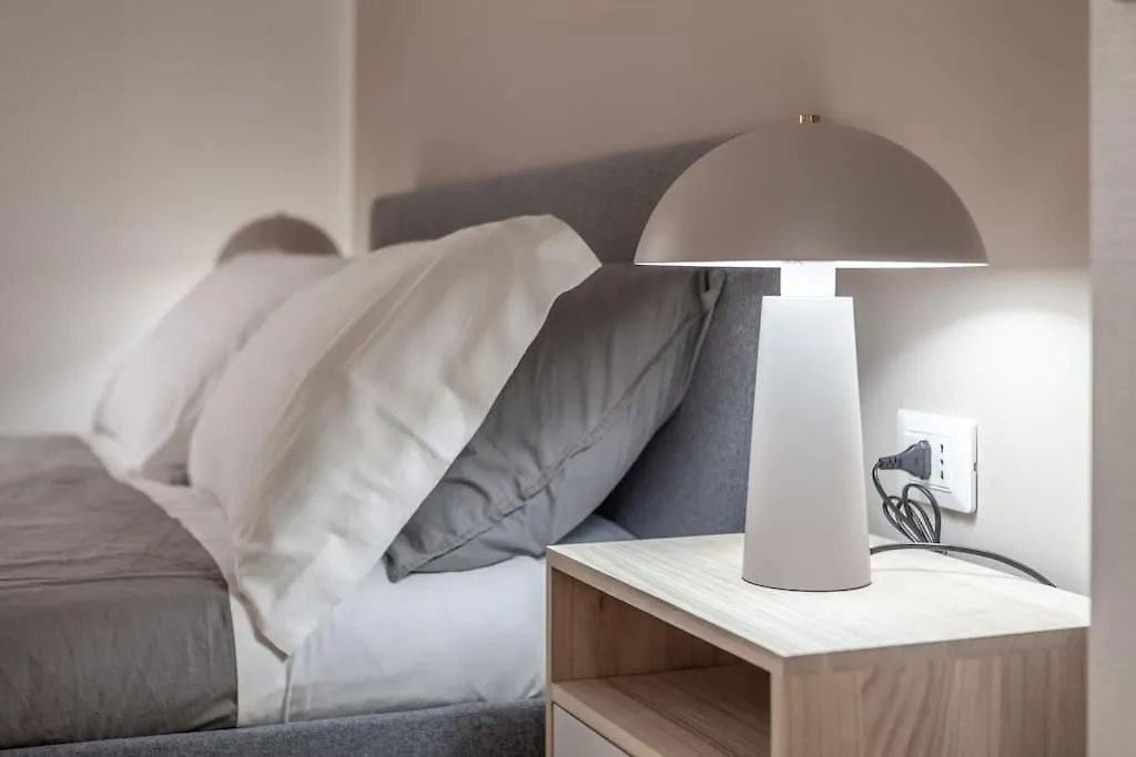 Domus 124, Elegant City Comfort With Parking Rome