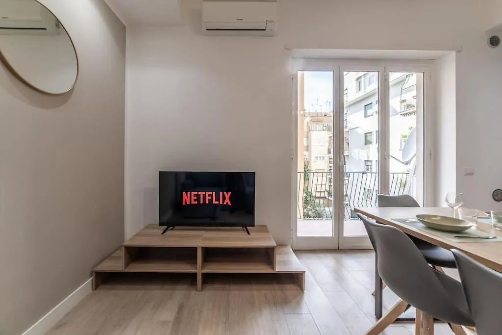 Domus 124, Elegant City Comfort With Parking Rome