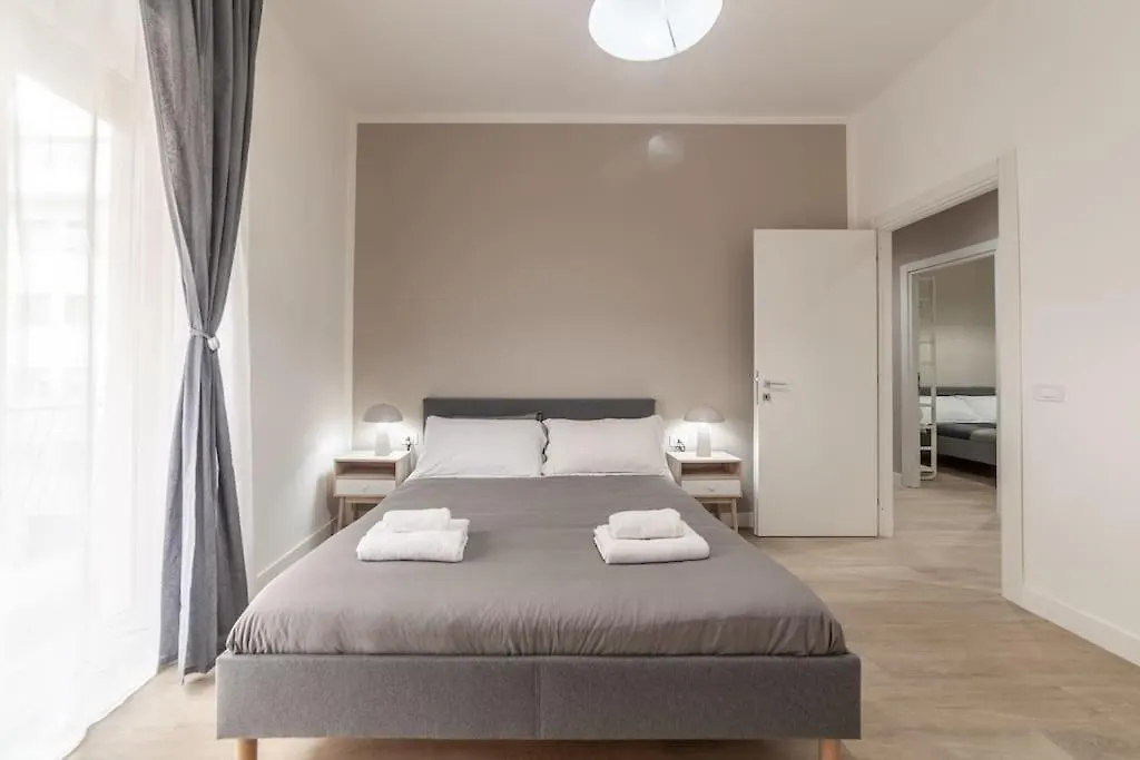 Apartment Domus 124, Elegant City Comfort With Parking Rome