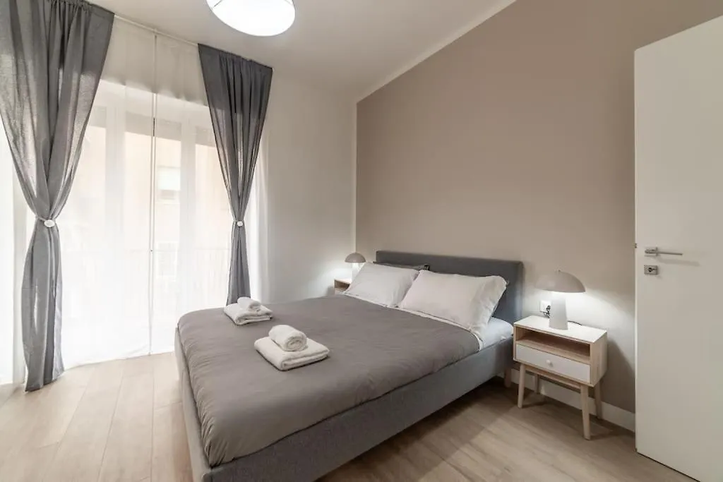 Domus 124, Elegant City Comfort With Parking Rome 0*,