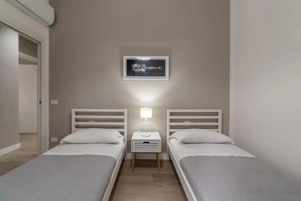 Apartment Domus 124, Elegant City Comfort With Parking Rome Italy